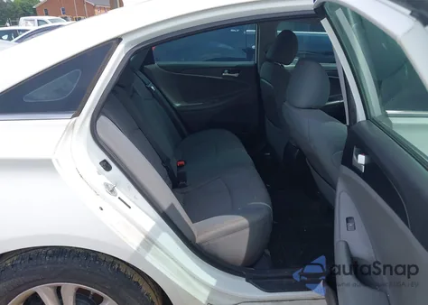 2014 Hyundai Sonata Gls z USA, uszkodzony, nr VIN 5NPEB4AC1EH917412